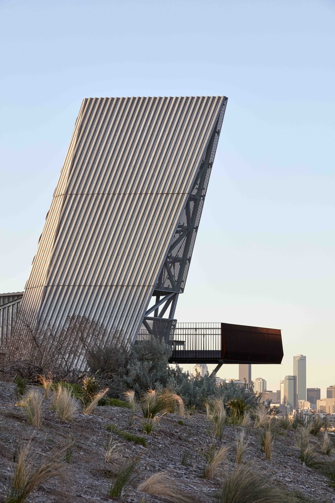 A pedestrian viewing platform made sculptural landmark by Cox