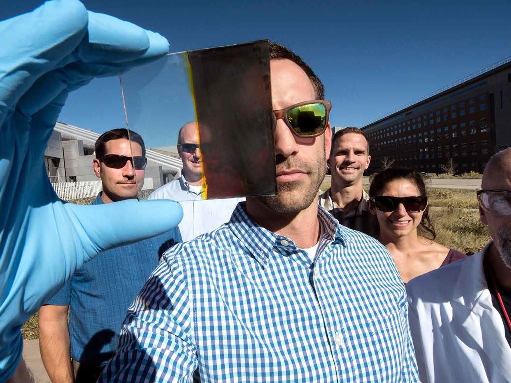 Lance Wheeler (front) developed a switchable photovoltaic window along with fellow NREL researchers (from left) Nathan Neale, Robert Tenent, Jeffrey Blackburn, Elisa Miller, and David Moore. Image: Dennis Schroeder/NREL

