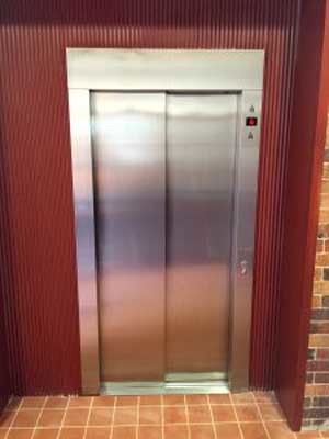 Orion C350 sliding door elevator
