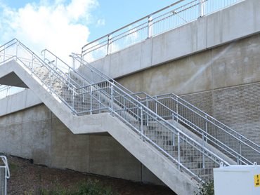 Moddex’s Conectabal balustrade barriers were installed along key routes to prevent falls