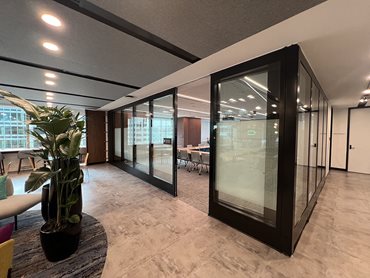 Bildspec operable walls gave HPE a two-format meeting/training area as well as a large event space