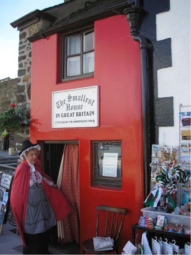 The-Smallest-House-in-the-World-3.jpg