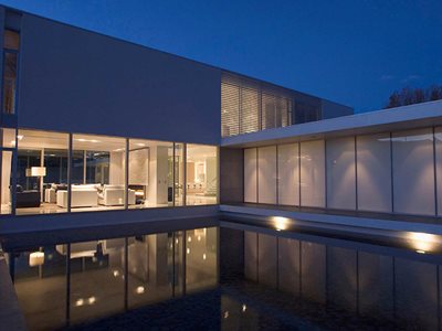 AGG Insulglass® Outdoor Pool Image of Residential House Insulated Glass