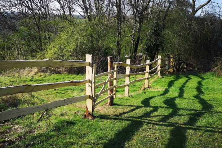 Garden fencing ideas fences beautiful practical aesthetic DIY designs