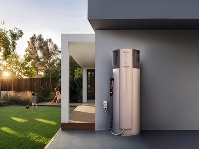 Rinnai Enviroflo Heat Pump Backyard Large