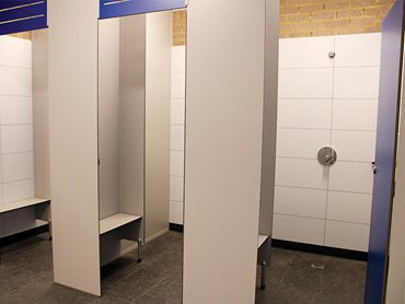 Duracube installed 2700mm high full height partitioning systems in the showers