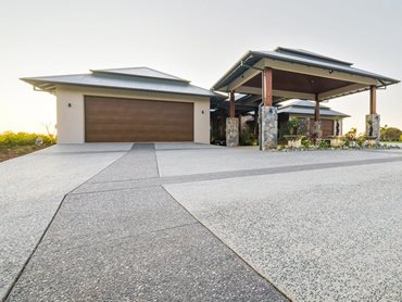 The driveway was achieved using SEQ mix Torrens as the base with Pewter oxide utilised to create the darker intersecting laneways 