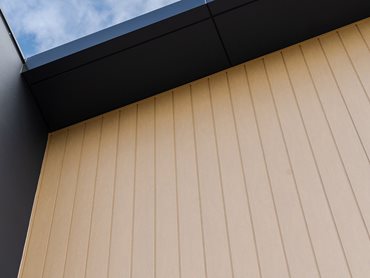 Alteria’s wood-look aluminium cladding was ideal for Wilman Corio’s high-end warehouses