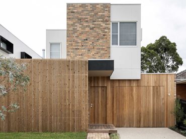 Hardie Fine Texture Cladding helped soften the use of recycled brick 