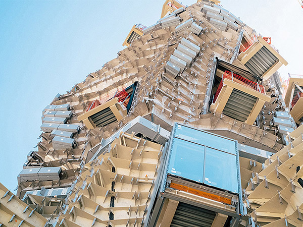 Learn About Frank Gehry Architecture, One of the Most Iconic Architects