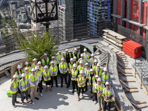 uno melbourne topping out