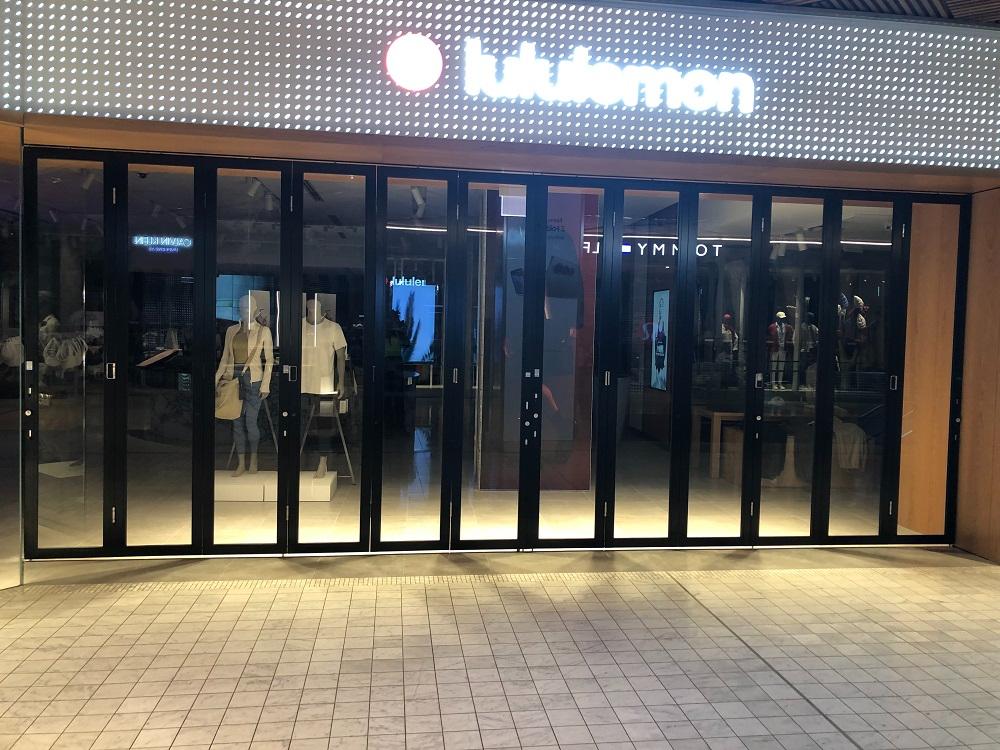 ATDC's GS3 glass stacking door at the Lululemon store