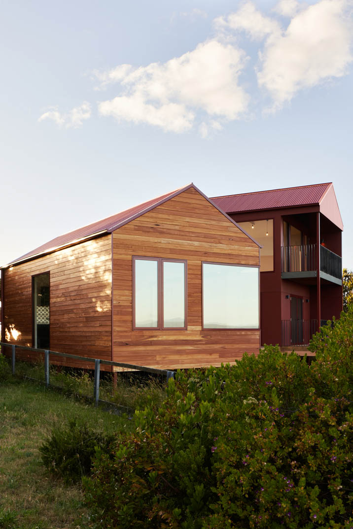 house in tas big red architect george