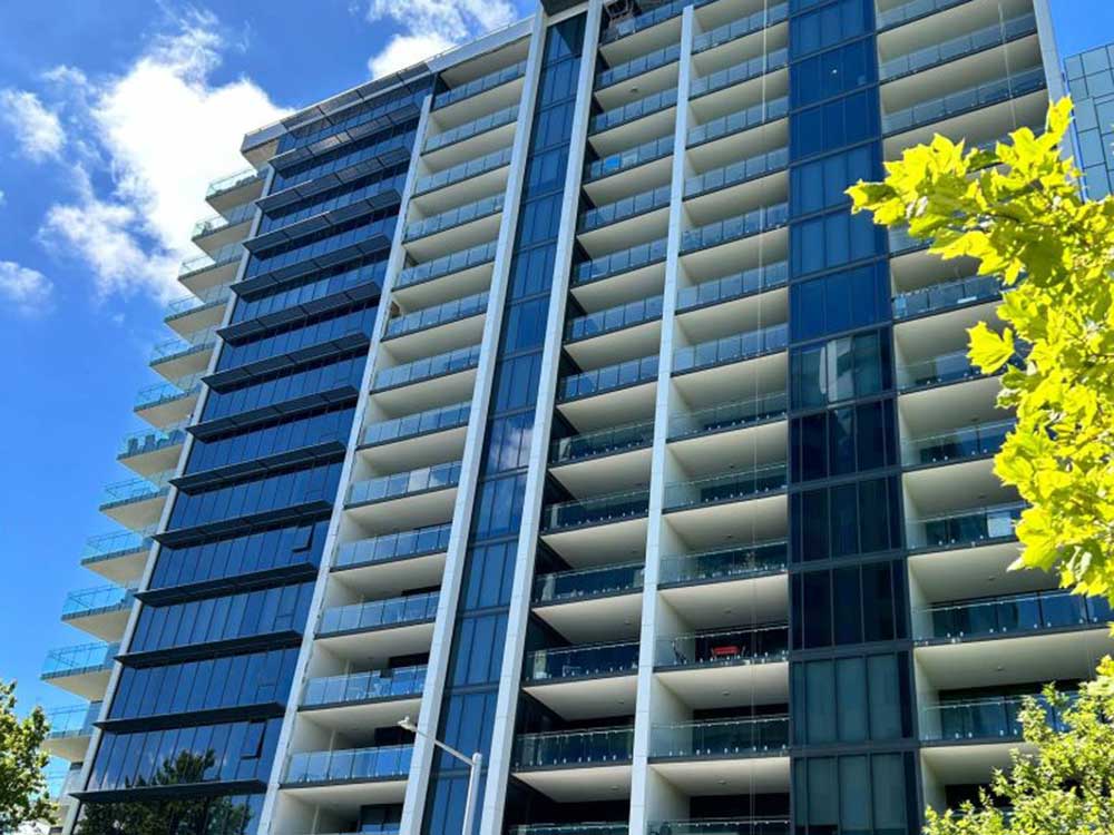 Mitsubishi ALPOLIC NC aluminium composite cladding at Manhattan Apartments 