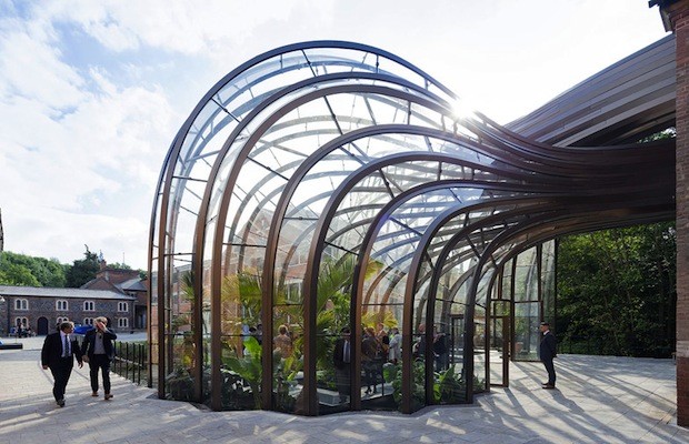 Thomas Heatherwick completes sculptural glasshouses for Bombay Sapphire ...