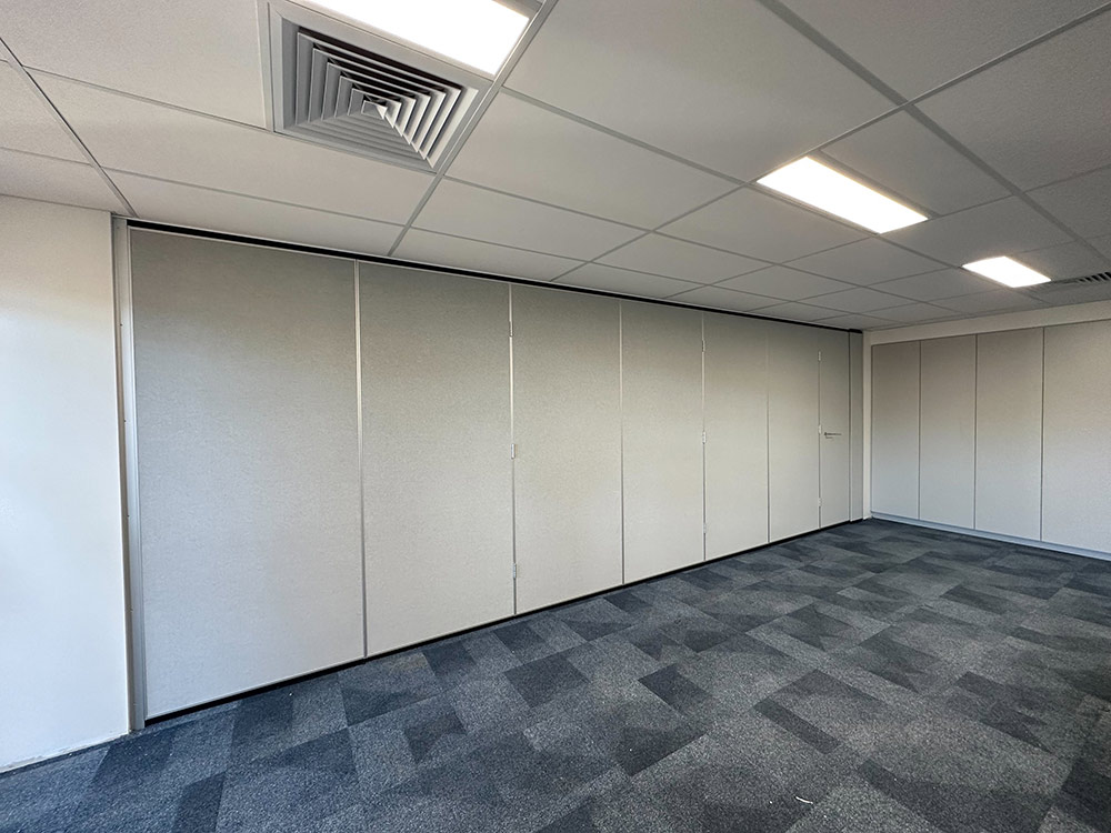 Bildspec operable walls at Unity Grammar School