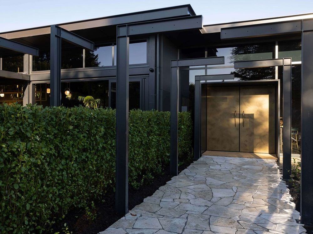 The main entrance doors are a pair of Thermtek FL (50mm) from Parkwood Doors