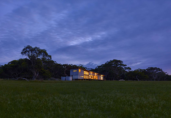 waitpinga retreat outside night