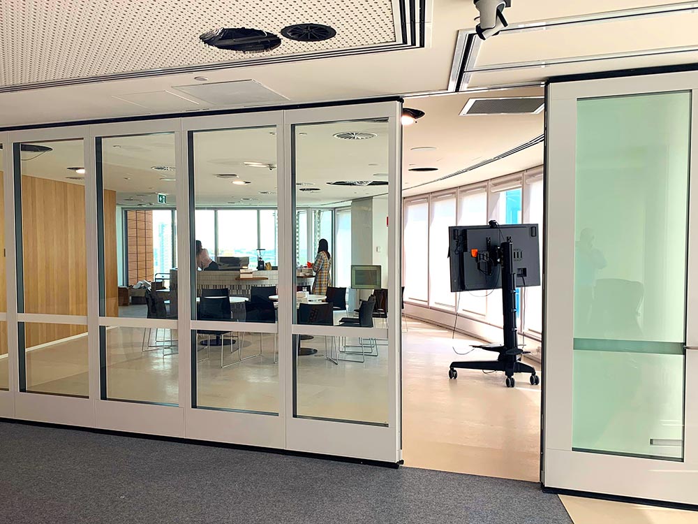 Konnect acoustic operable wall at the L.E.K. Sydney office